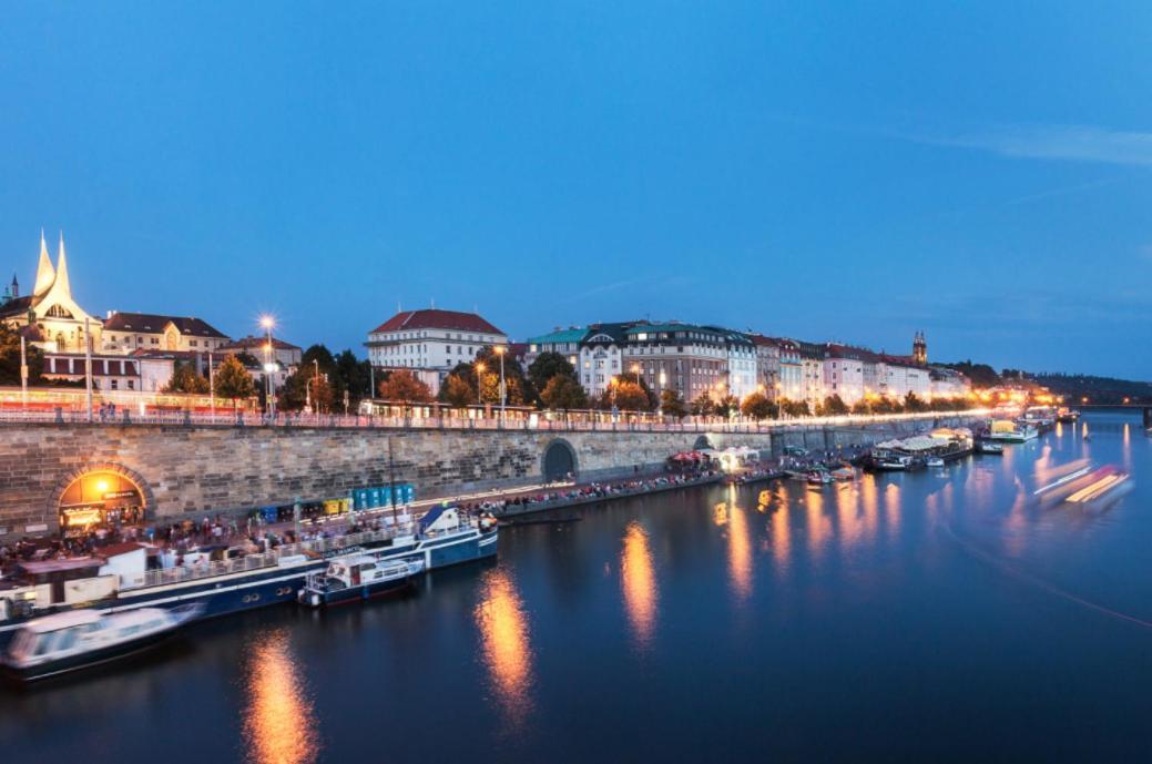Rooms In Prague-Big+Comfy Exterior photo